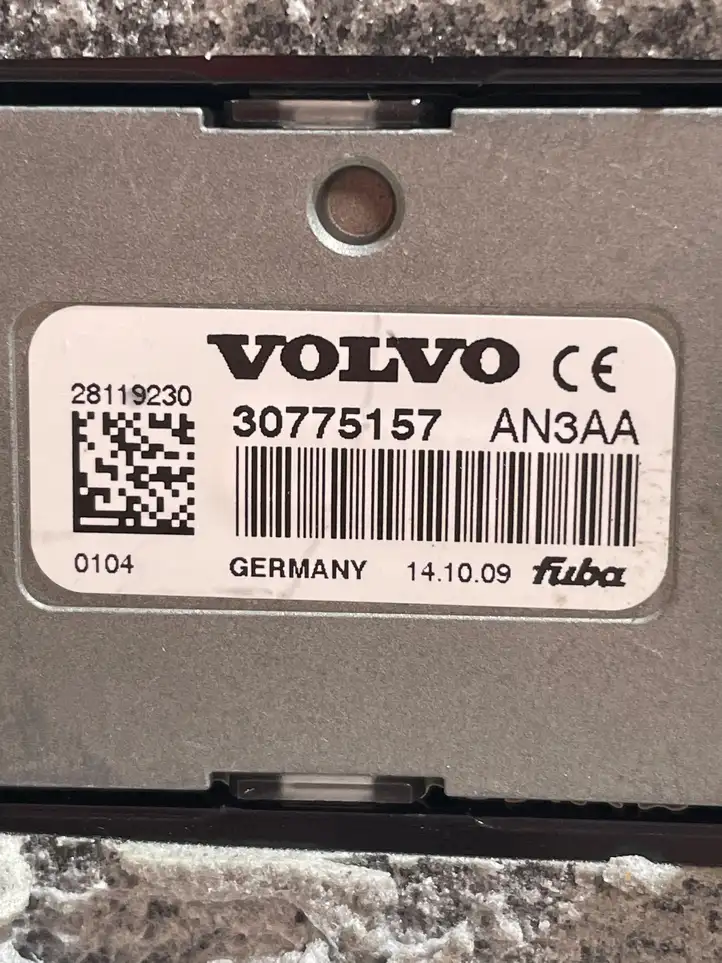 Volvo XC70 (2013 - 2016) 30775157 GPS антенна — фото 4