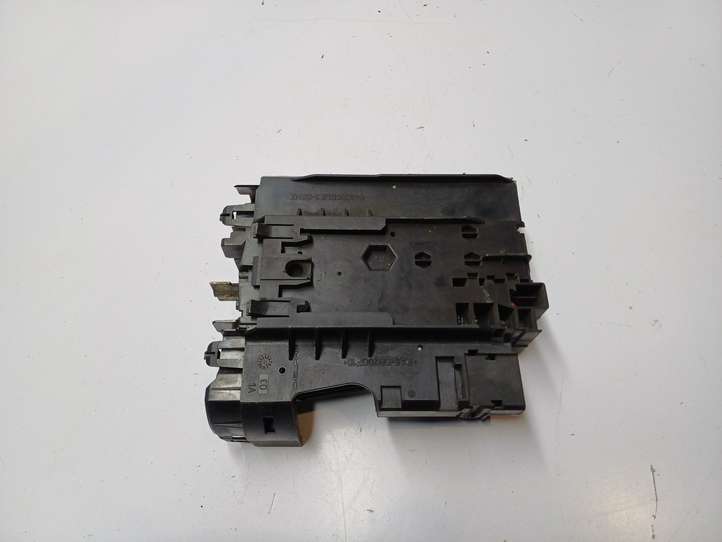Mercedes-Benz C W204 (2007 - 2014)  A2045403650 Узел подключения плюсовых проводов