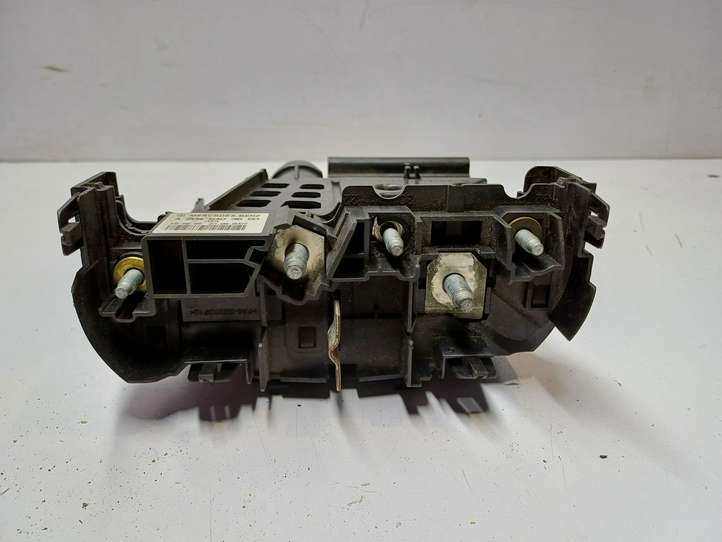 Mercedes-Benz C W204 (2007 - 2014)  A2045403650 Узел подключения плюсовых проводов