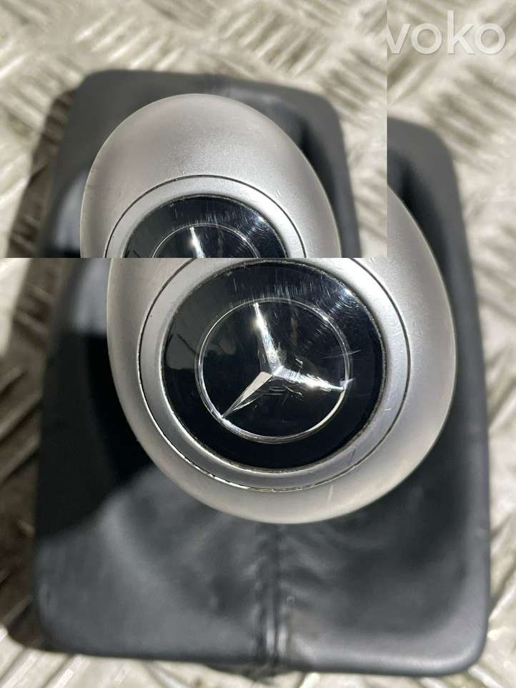 Mercedes-Benz C W204 (2007 - 2014)  A2042672410 Отделка рычага переключения передач (кожа, головка)
