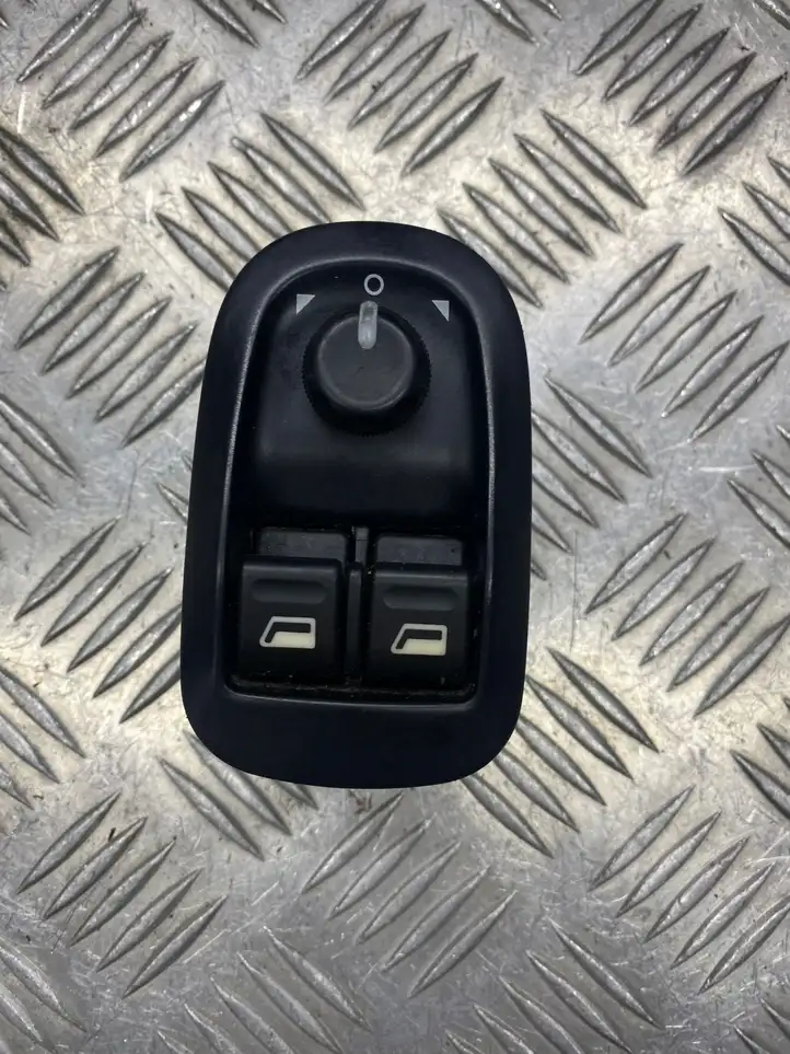 Peugeot 206 (1998 - 2012) 5115 Кнопка стеклоподъемников — фото 1