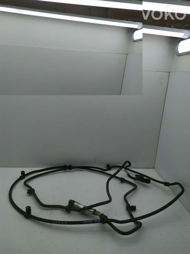 Mercedes-Benz C W205 (2014 - 2021)  A2054700900 Трубка (трубки) для подачи топлива ADblue