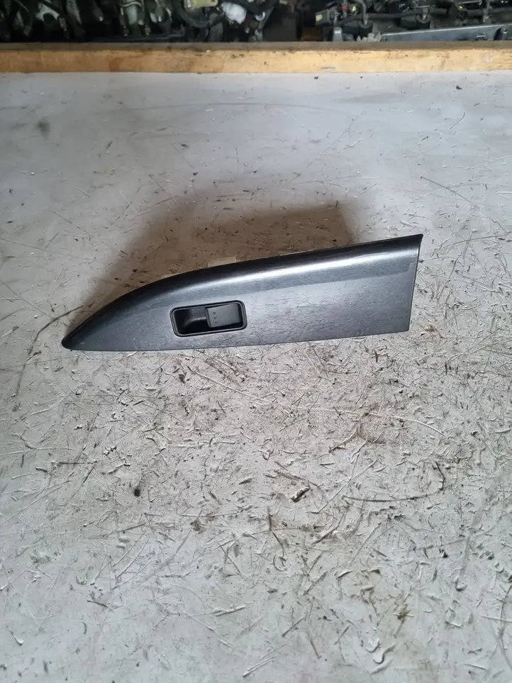 Mazda 6 (2005 - 2007) GP9A685L6 Кнопка стеклоподъемников — фото 1