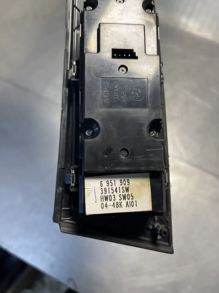 BMW 5 E60 E61 (2004 - 2010) 6951909 Кнопка стеклоподъемников — фото 2