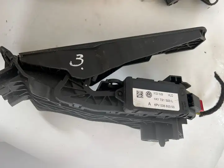 Seat Leon (1P) (2005 - 2012) 1K1721503L Педаль акселератора — фото 1
