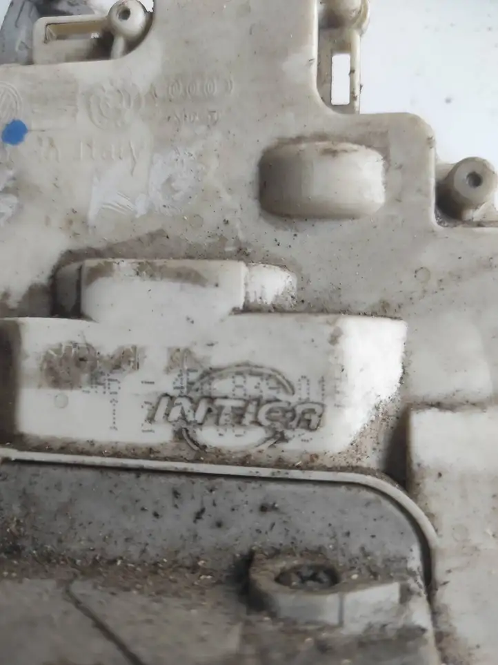 Audi A6 S6 C6 4F (2004 - 2008) 4F0839016 Замок задней двери — фото 2