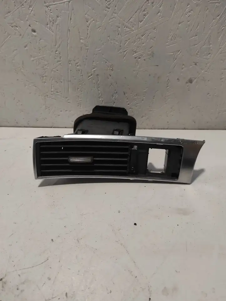 Audi A6 S6 C6 4F (2004 - 2008) 4F1820901C Боковой воздушный дефлектор — фото 1