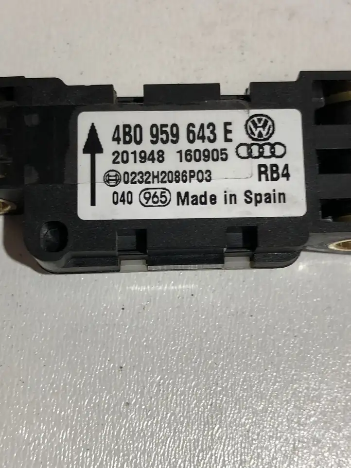 Porsche Cayenne (9PA) (2002 - 2010) 4B0959643E Датчик удара SRS — фото 3