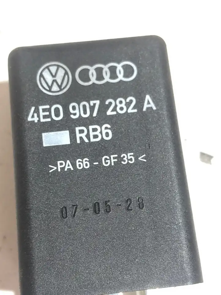 Audi A5 8T 8F (2007 - 2011) 4E0907282A Реле накала свечей — фото 3