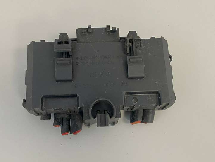 Mercedes-Benz C W203 (2000 - 2007)  A2035450703 Узел подключения плюсовых проводов