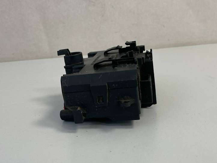 Mercedes-Benz C W203 (2000 - 2007)  A2035450703 Узел подключения плюсовых проводов