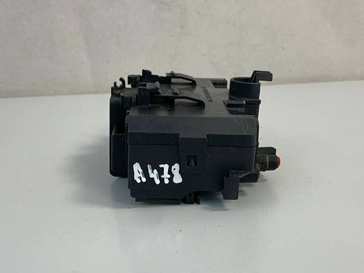 Mercedes-Benz C W203 (2000 - 2007)  A2035450703 Узел подключения плюсовых проводов