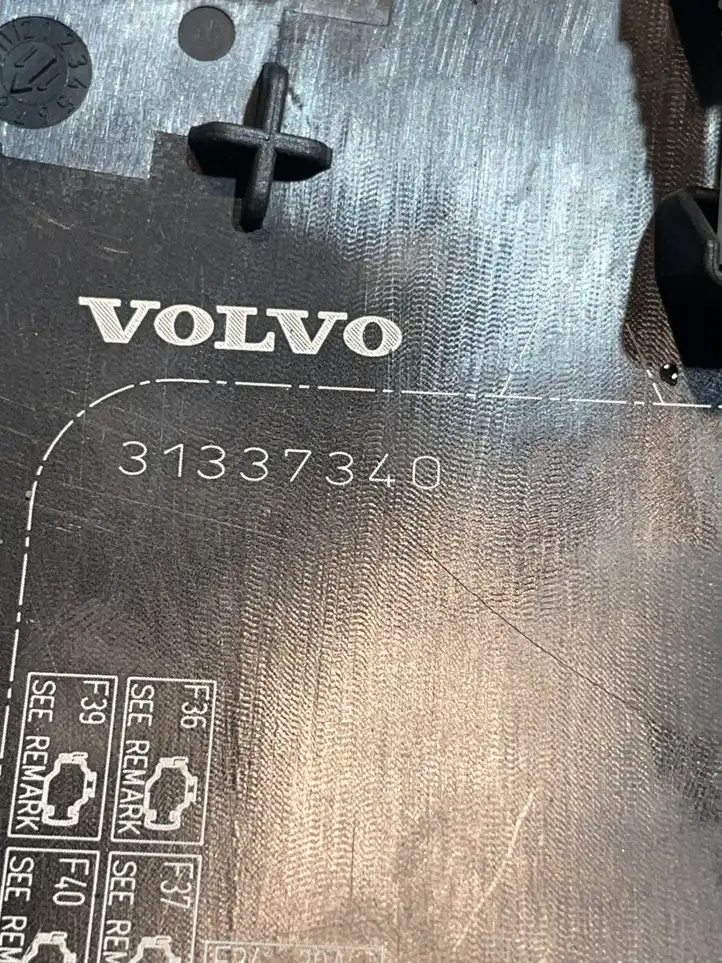 Volvo V70 (2007 - 2013) 31337340 Блок предохранителей (комплект) — фото 3