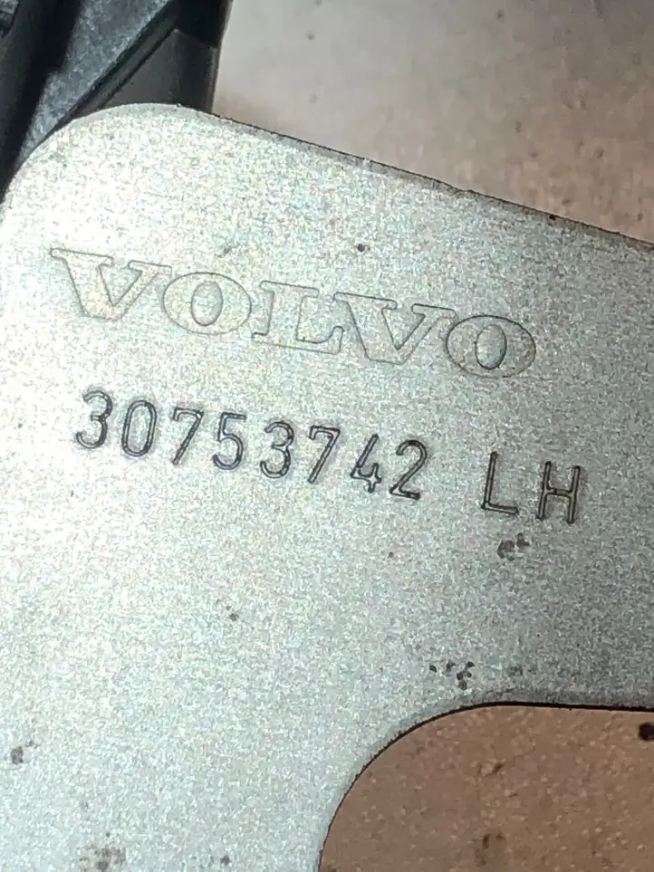Volvo V70 (2007 - 2013) 30753742 Крепление наружной ручки задней двери — фото 3