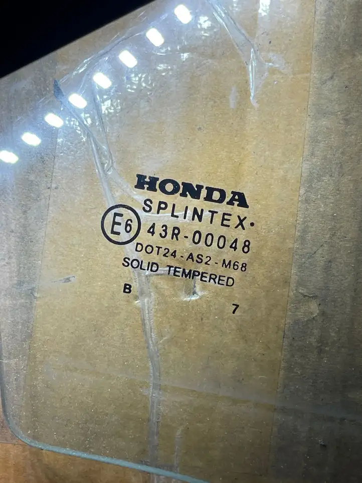 Honda Civic (2006 - 2011) Стекло задней двери — фото 2