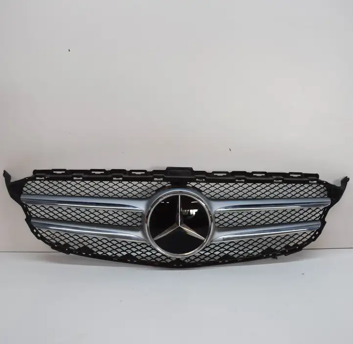 Mercedes-Benz C W205 (2014 - 2021) A2058800183 Передняя решетка — фото 1