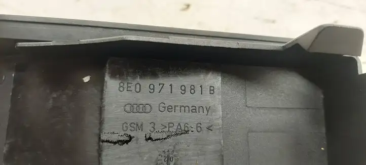 Audi A4 S4 B6 8E 8H (2000 - 2006) 8E0971981B Прочие детали салона — фото 4