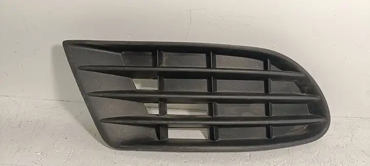 Volkswagen Golf Plus (2004 - 2008) 5M0853665 Нижняя решетка переднего бампера — фото 1