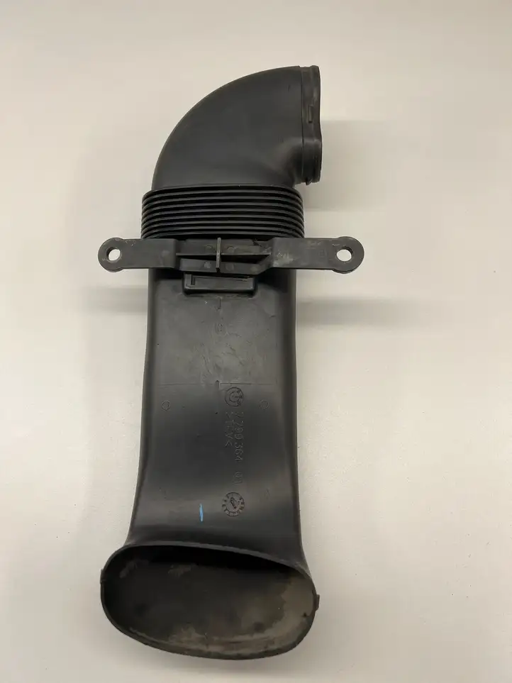 BMW X5 E70 (2006 - 2013)  7799364 Деталь (детали) канала забора воздуха