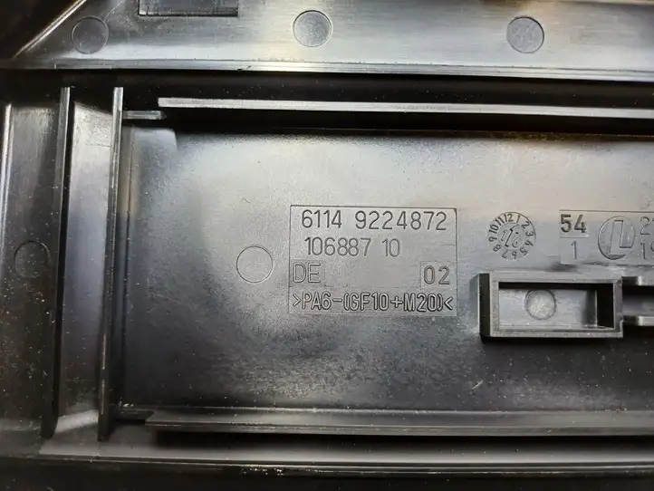 BMW 3 F30 F35 F31 (2012 - 2018) 9224872 Крышка ящика предохранителей — фото 2