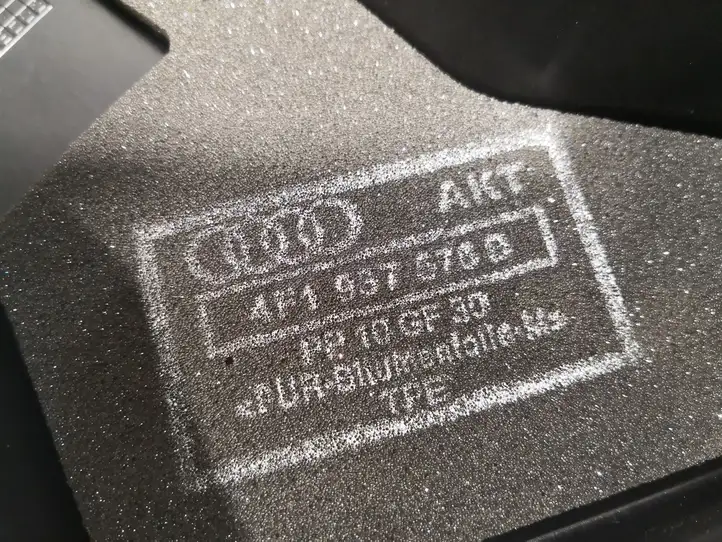 Audi A6 S6 C6 4F (2008 - 2011) 4F1937578B Крышка ящика предохранителей — фото 6