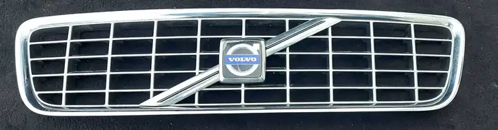 Volvo S80 (2004 - 2006) Верхняя решетка радиатора — фото 1