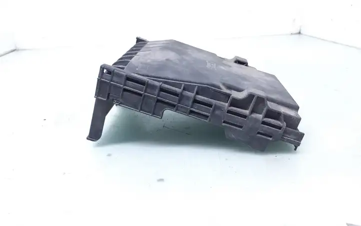 Volkswagen Caddy (2010 - 2015)  1K0937132F Крышка ящика предохранителей