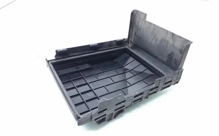 Volkswagen Caddy (2010 - 2015)  1K0937132F Крышка ящика предохранителей