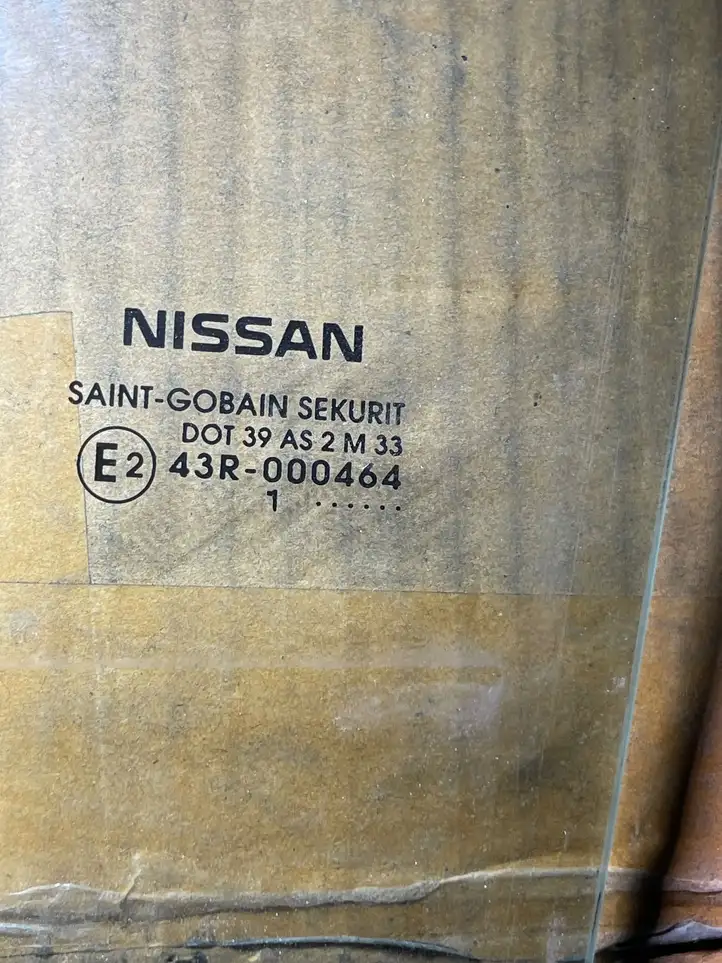 Nissan Note (E11) (2006 - 2014) Стекло передней двери — фото 2