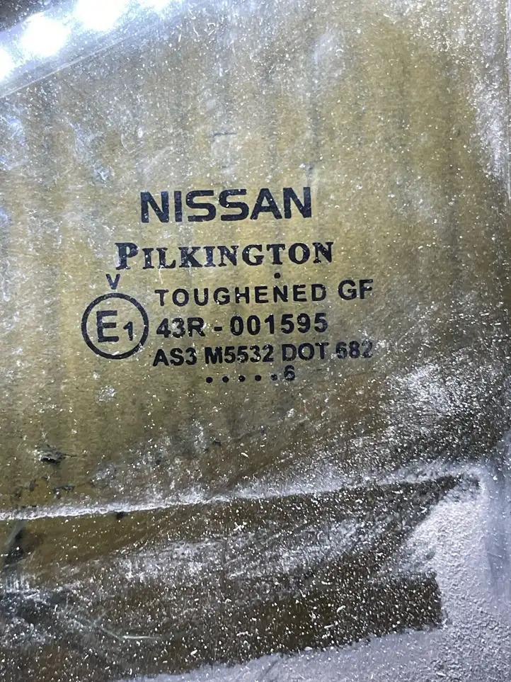 Nissan Note (E11) (2006 - 2014) Стекло задней двери — фото 2