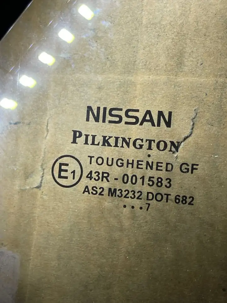 Nissan Note (E11) (2006 - 2014) Стекло задней двери — фото 2