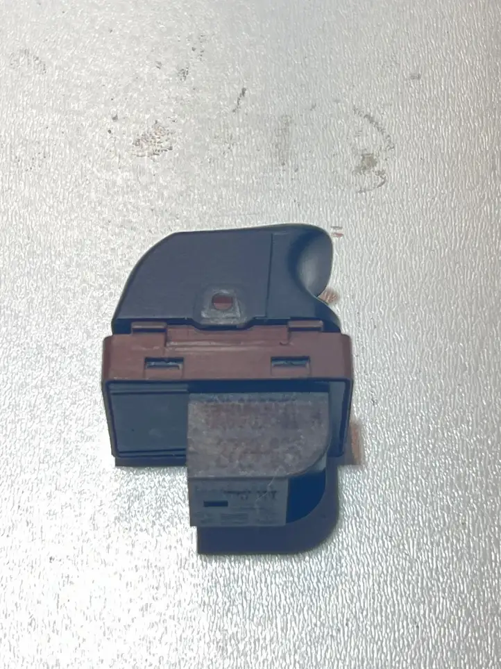 Audi Q5 SQ5 (2008 - 2012) 8k0959831a Кнопка закрытия крышки багажника — фото 2