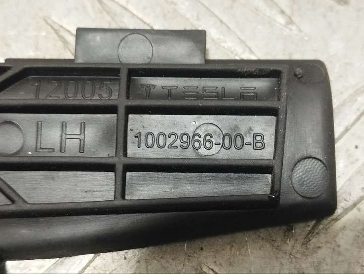 Tesla Model S (2012 - 2016)  100296600B Другая деталь отделки пере́дней дверей