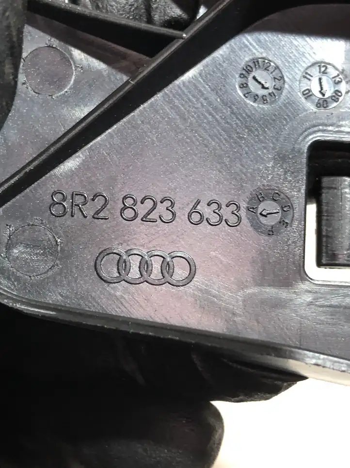 Audi Q5 SQ5 (2008 - 2012) 8R2823633a Ручка открытия капота — фото 4