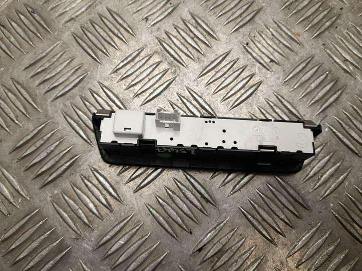 BMW 5 F10 F11 (2009 - 2016)  9247369 Другие включатели / ручки/ переключатели