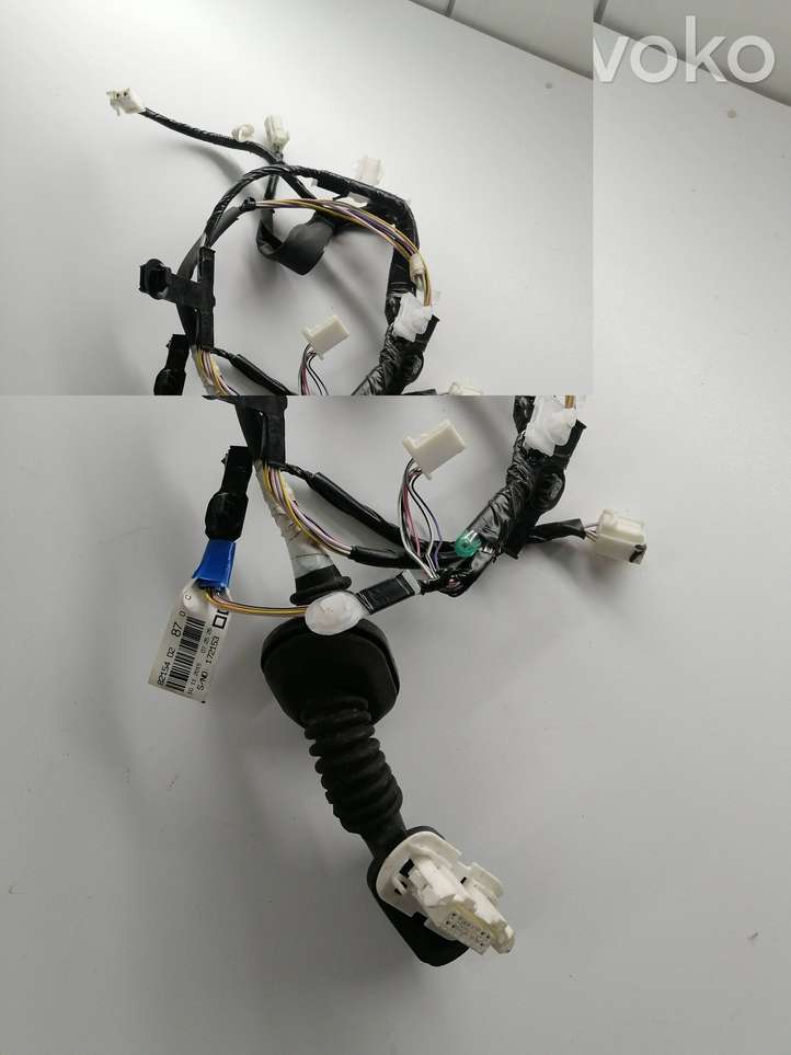 Toyota Auris 150 (2006 - 2012)  8215402870 Проводка задних дверей