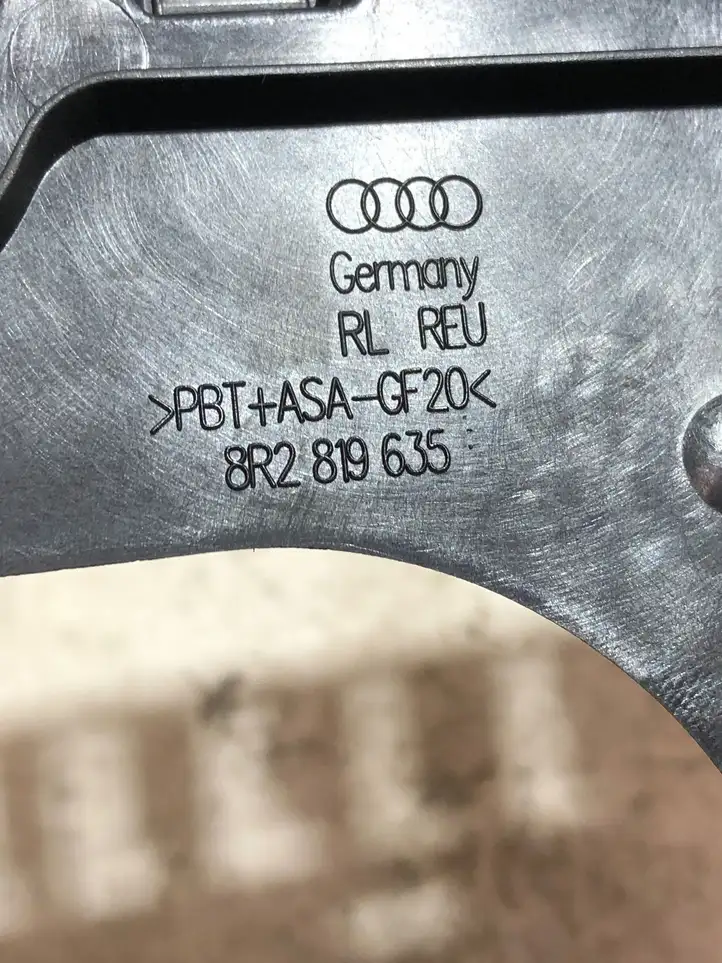 Audi Q5 SQ5 (2008 - 2012) 8R2819635 Центральная отделка панели приборов — фото 3