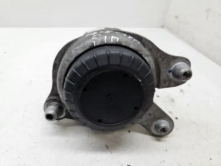 Mercedes-Benz E W213 (2016 - ) A2132400500 Опора двигателя — фото 2