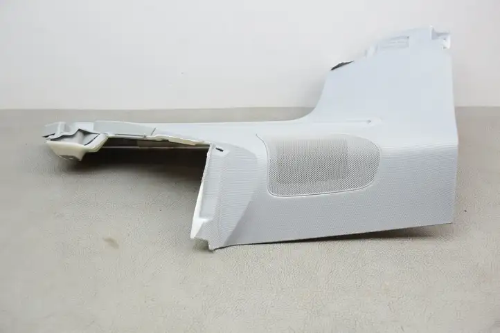 Audi A4 S4 B9 (2015 - 2019) 8W9867245B Обшивка стойки D нижняя — фото 4