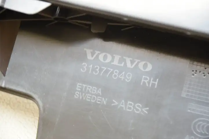 Volvo XC90 (2014 - 2019) 31377849 Задняя боковая обшивка салона — фото 4