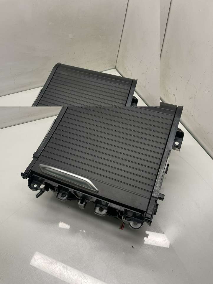 BMW X3 G01 (2018 - )  9363802 Держатель чашки