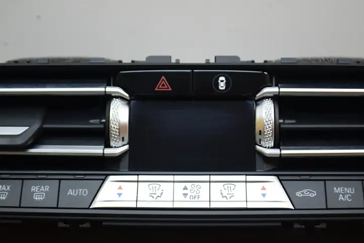 BMW 3 G20 G21 (2019 - ) 9459482 Воздушная решетка панели — фото 7
