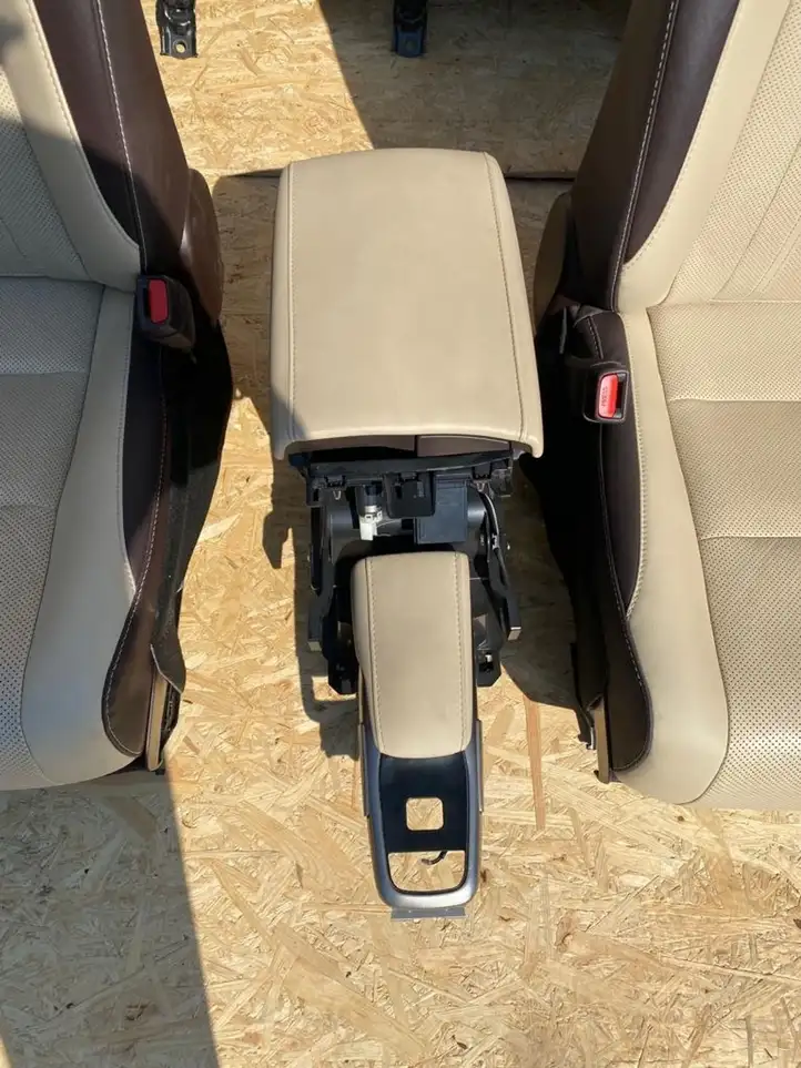 Lexus RX 450H (2015 - 2019) RX450H Комплект салона — фото 7