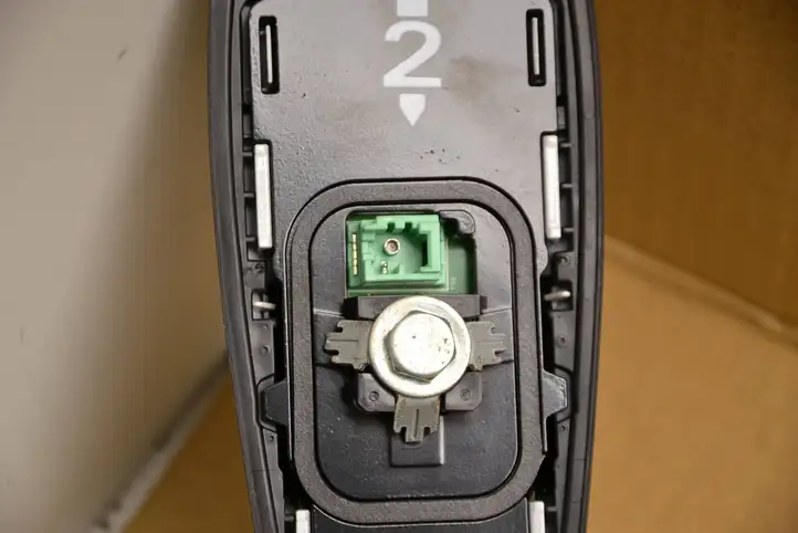 Toyota RAV 4 (XA40) (2012 - 2018) 8630047180 GPS антенна — фото 4