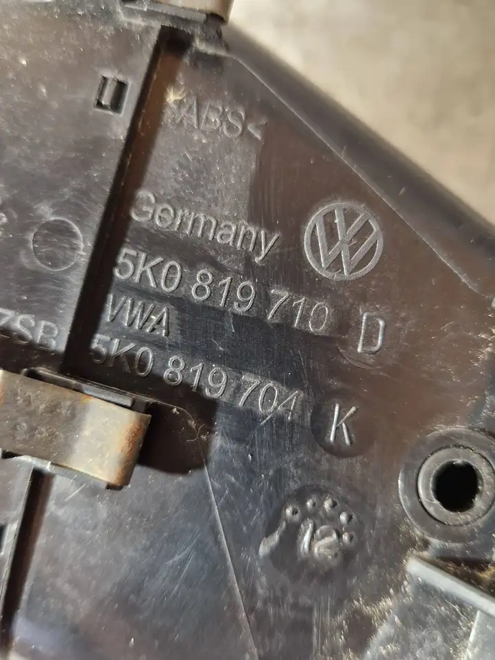 Volkswagen Golf VI (2009 - 2013) 5K0819710D Боковой воздушный дефлектор — фото 3