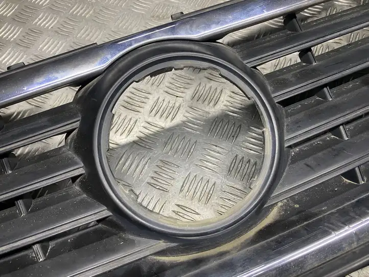 Volkswagen PASSAT B6 (2005 - 2010) 3C0853651 Передняя решетка — фото 11