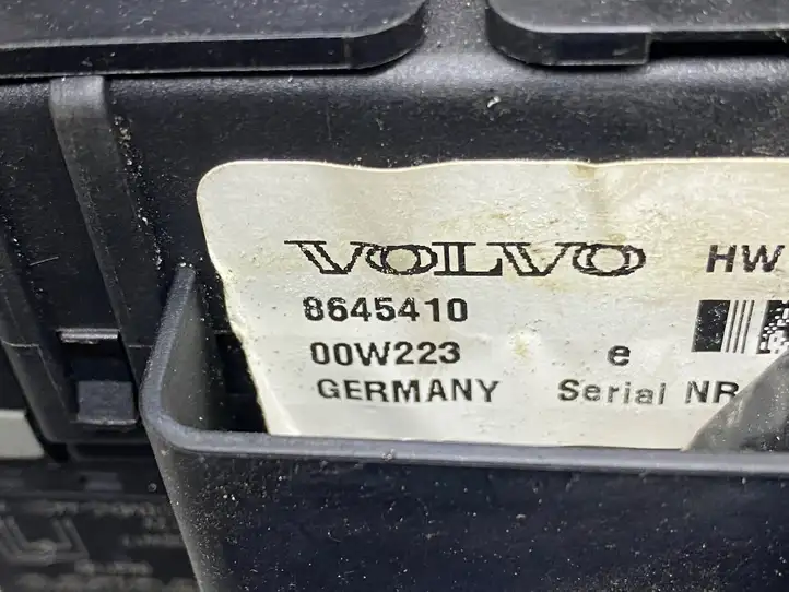 Volvo S80 (1998 - 2004) 8645410 Блок предохранителей — фото 9