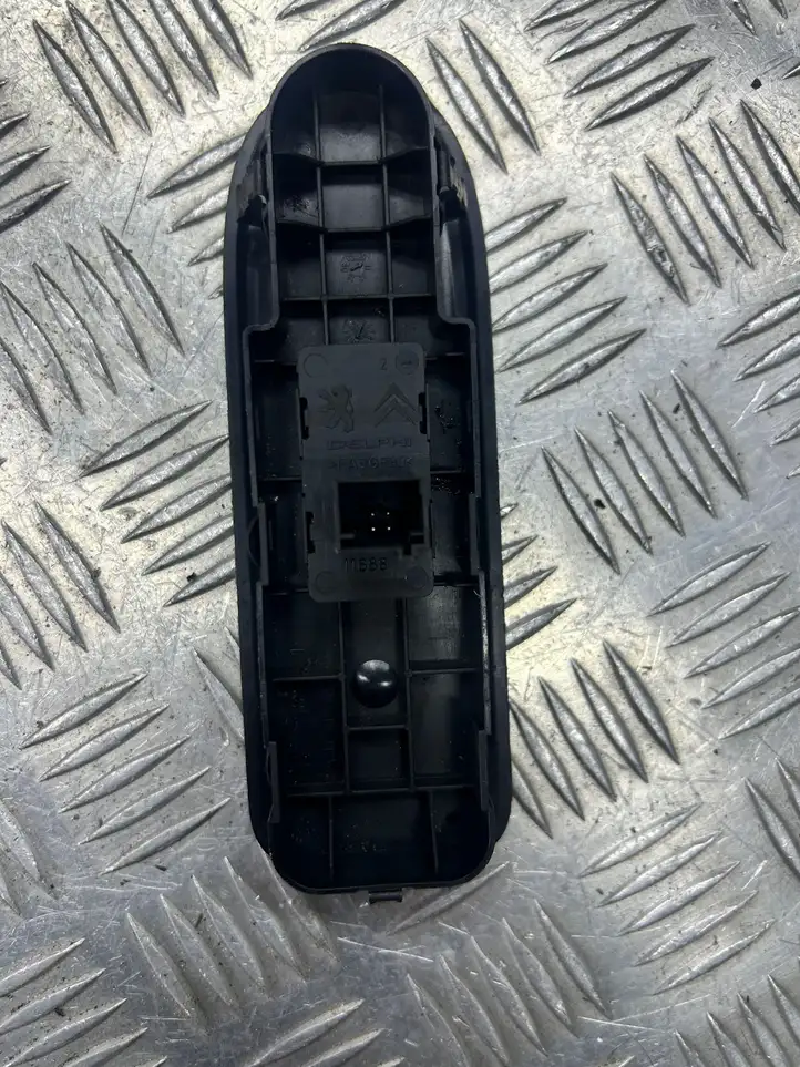 Peugeot 508 (2010 - 2014) 96661102 Блок кнопок стеклоподъемников — фото 2