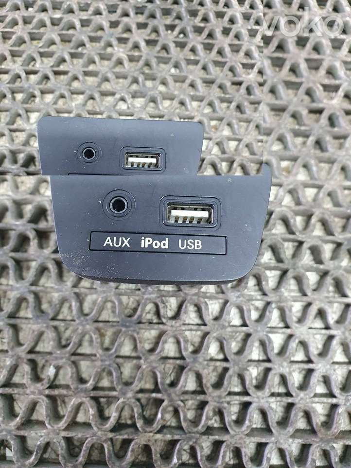 Hyundai i30 (2015 - 2017)  96120A5000 Разъем USB