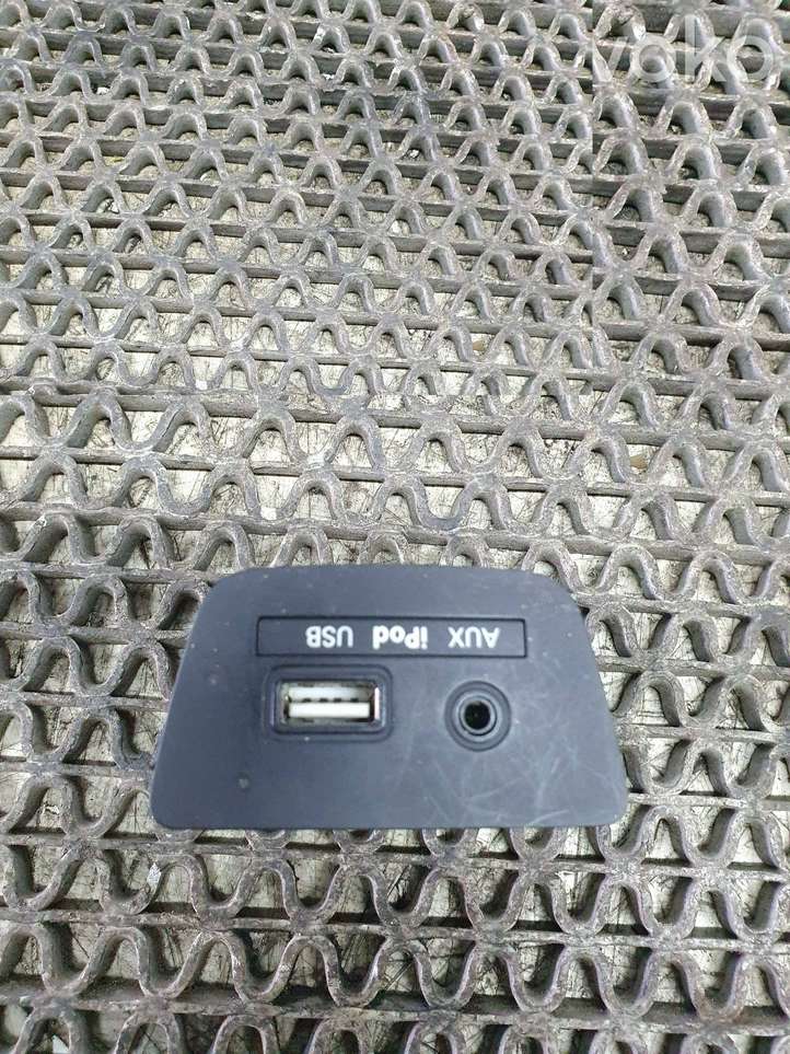 Hyundai i30 (2015 - 2017)  96120A5000 Разъем USB